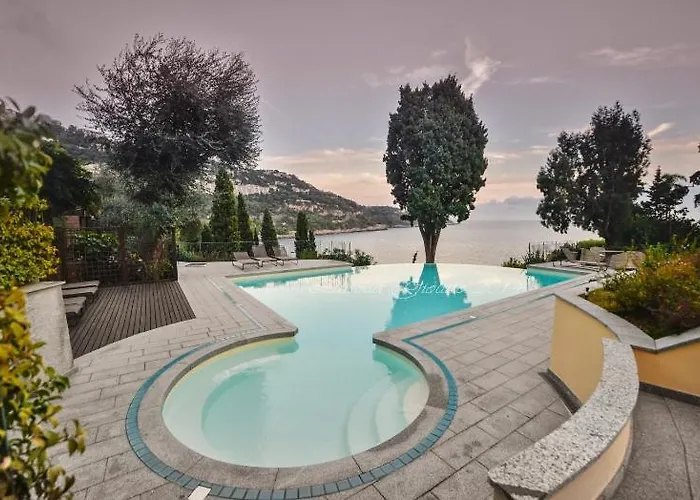 Diodato Suite Apartment - Amazing Location, Wifi, Pool, Sauna, Gym & Private Garden